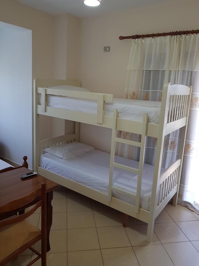 Eglent'S Tourist House Hotel Саранде Екстериор снимка